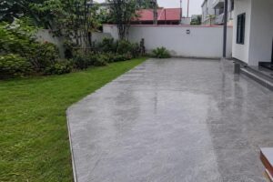 Gạch lát sân vườn chống trơn cho khoảng sân khô